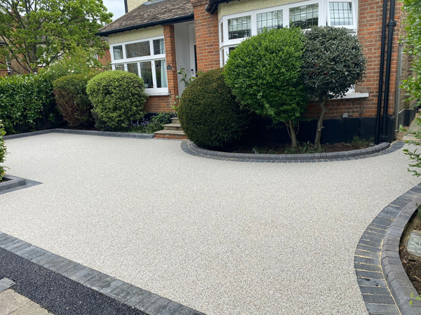 Grey resin bound driveway completed in Leatherhead Grey resin bound driveway completed in Leatherhead